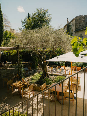 Terraza preparada para un evento privado en un hotel Beaumier