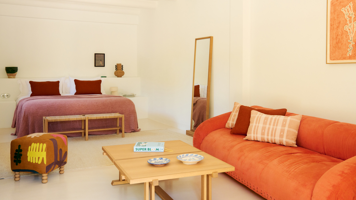 Living room of the Family Deluxe room at Hotel Petunia Ibiza