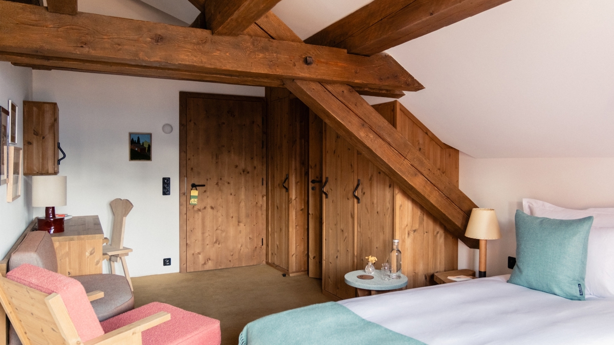 Oberes Dachzimmer mit Blick auf die Jungfrau