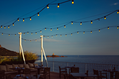 Récif, a Michelin-starred restaurant with terrasse and view of the Mediterranean 