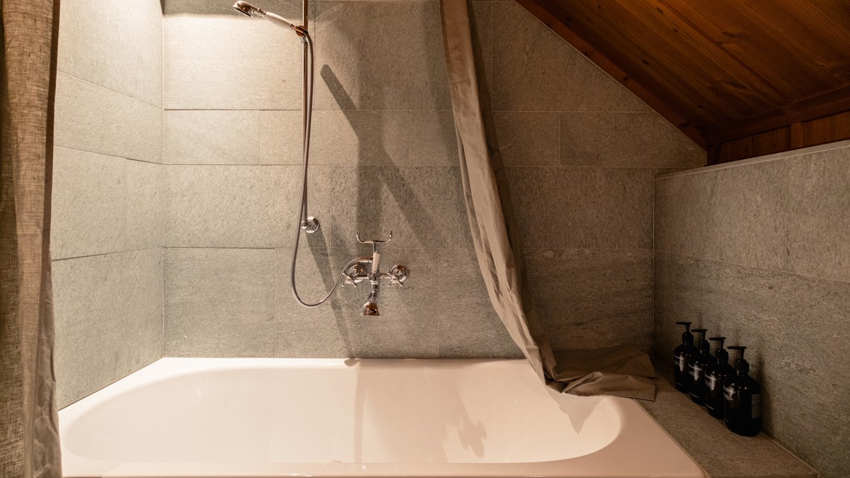 ATTIC JUNIOR FAMILY SUITE