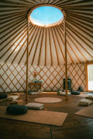 Interior de la yurta 1