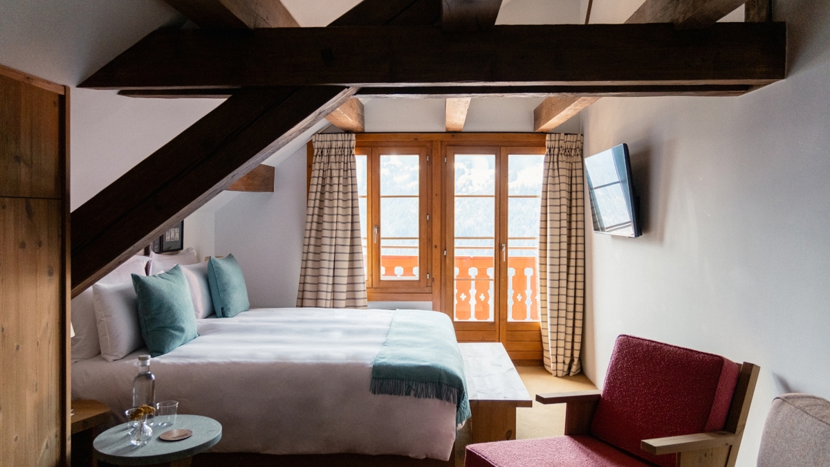 Oberes Dachzimmer mit Blick auf die Jungfrau