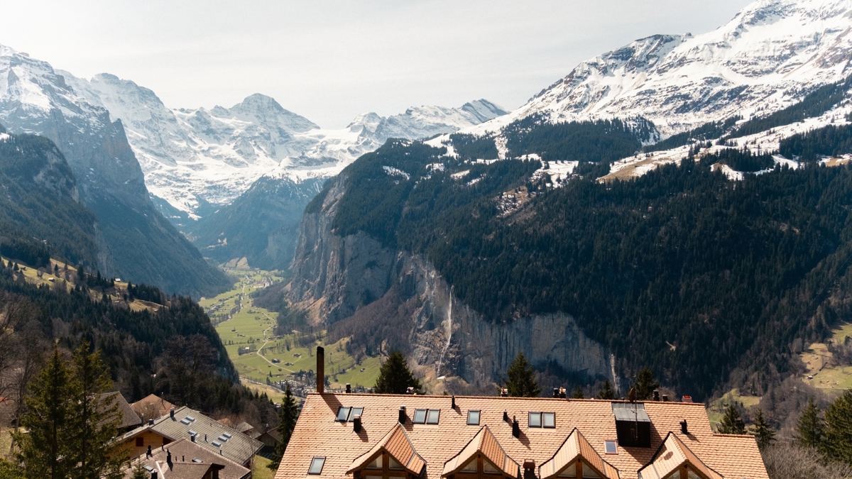 Oberes Dachzimmer mit Blick auf die Jungfrau