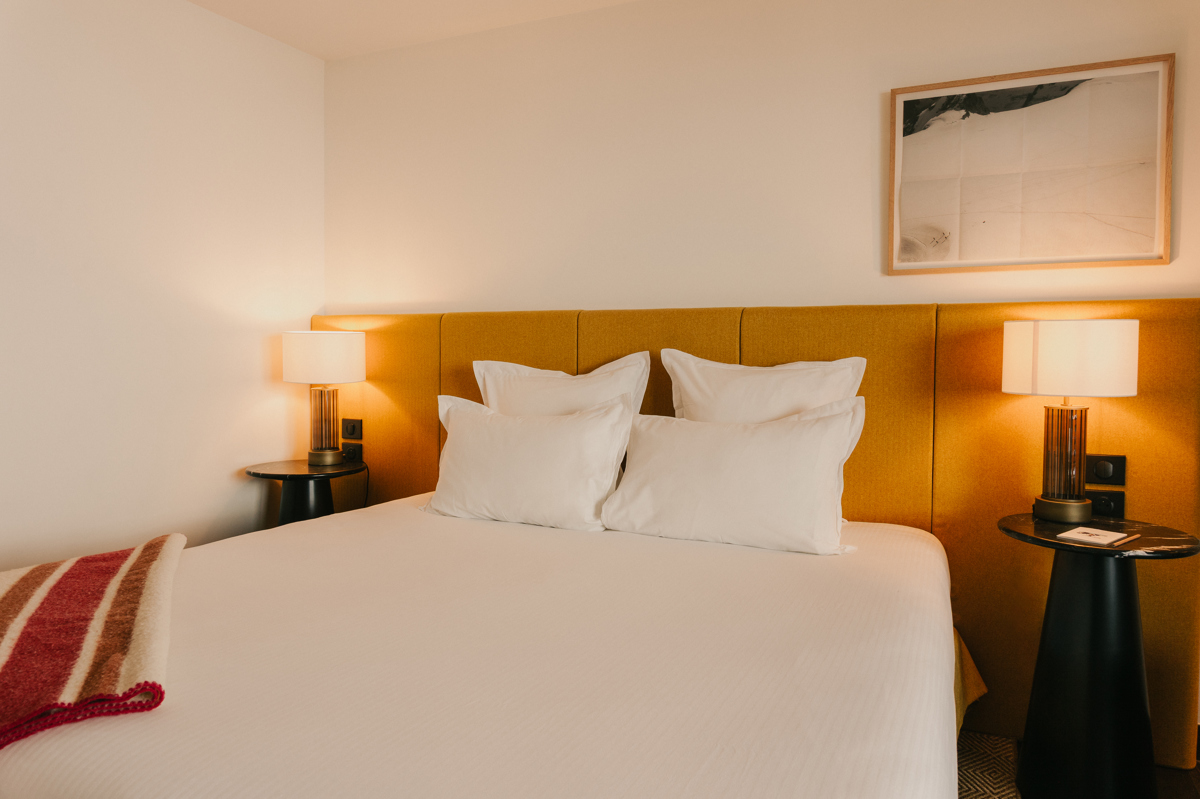 Großes Doppelbett im Superior-Familienzimmer, Val Thorens.